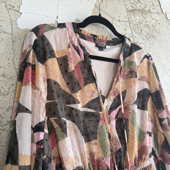 Torrid‎ Dress Mini Clip Dot Front Keyhole Geometric Print 2X Size 2 Long Sleeve - Picture 2 of 7